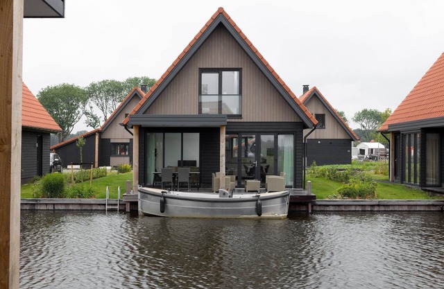 Canal Villa with Terrace