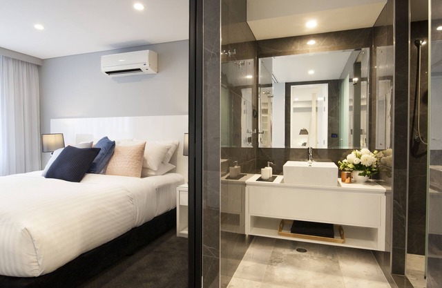 Canberra Rex Hotel & Serviced Apartments