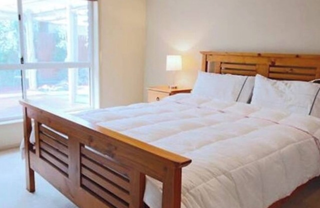 “Canberra Stylish retreat, near light rail for easy access to CBD.