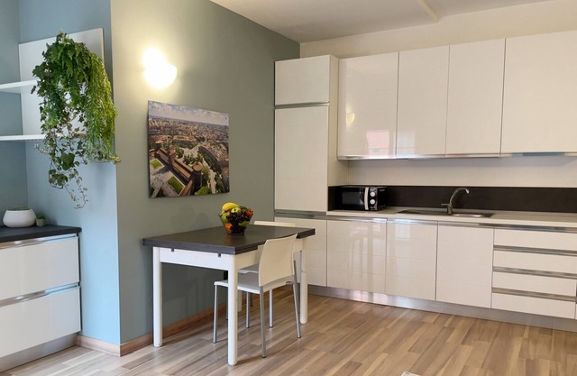 Candiani Building - Bright & Spacious 1 BR w/balcony in Bovisa