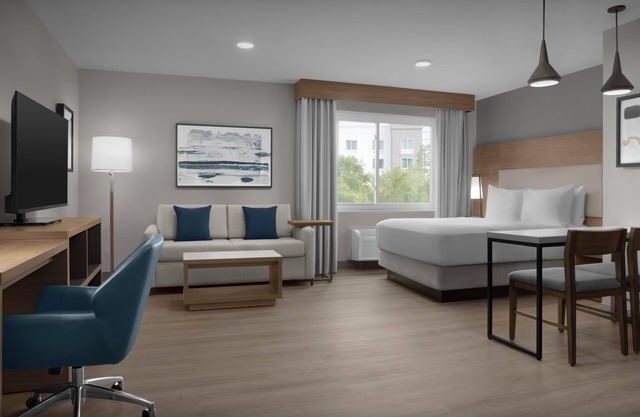 Candlewood Suites Jacksonville Southpoint by IHG