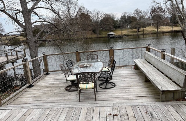 Cane Break! Feels like a cabin on the lake!