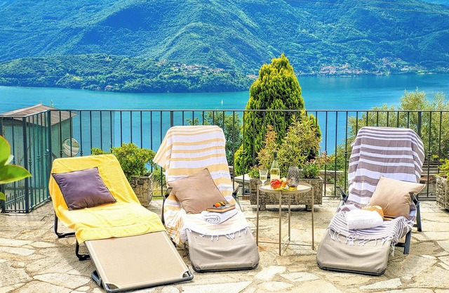 Caninett holiday flat with panoramic terrace