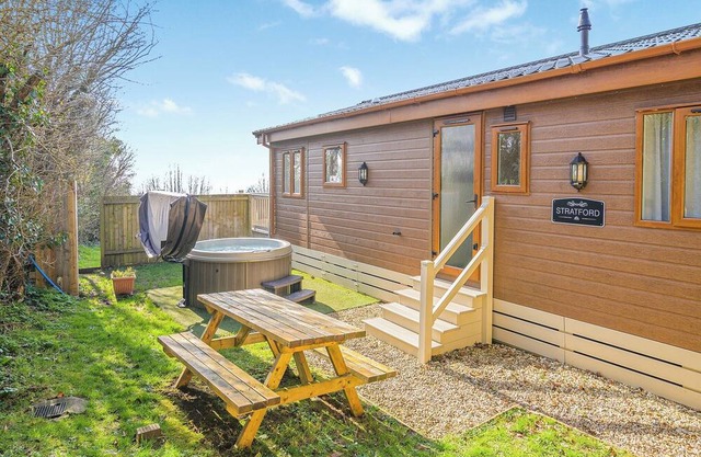 Cannington Lodge (Pet friendly)
