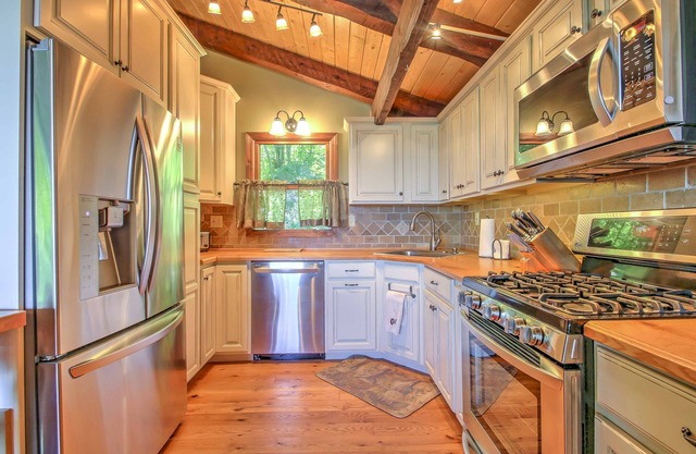 Cannon Mtn Family Retreat w/Deck, Close to Hiking