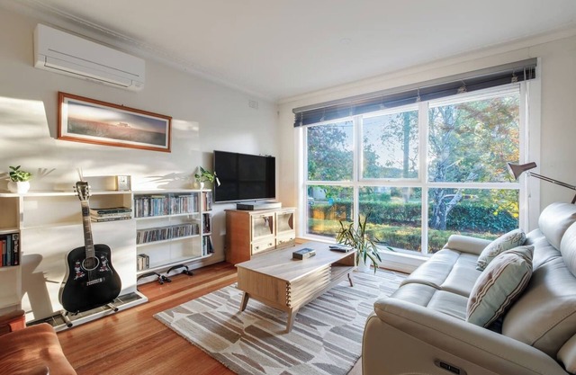 Canterbury Comfort Easy Living Close to City Links