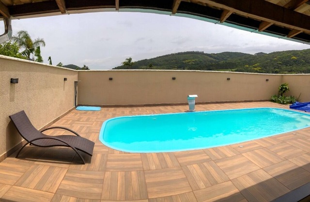 Cantinho da Familia - House with pool in Penha close to the Beto Carrero park