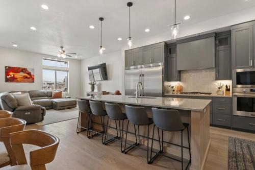 Canyon Country Oasis townhouse