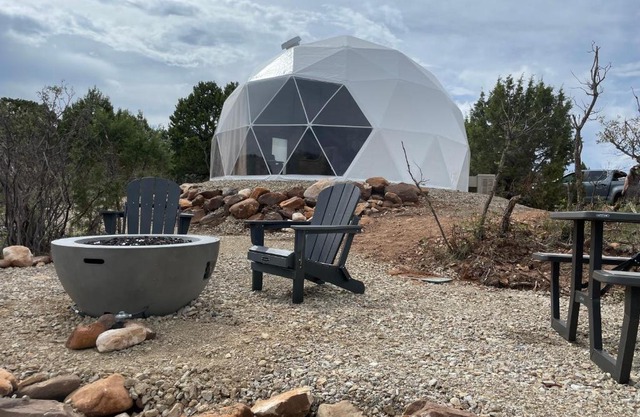 Canyon Rim Domes - A Luxury Glamping Experience!