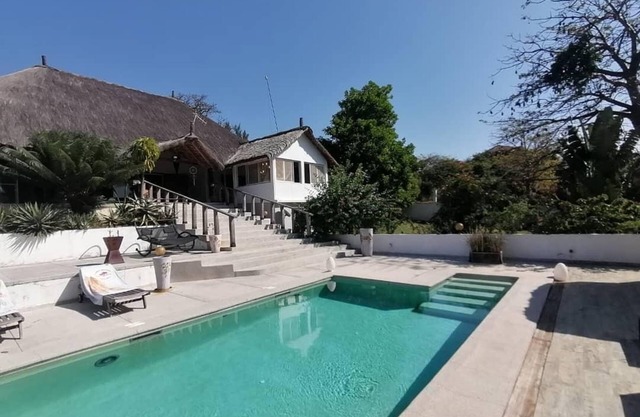 Cap Skirring waterfront estate, 11 guests, swimmingpool and private beach access
