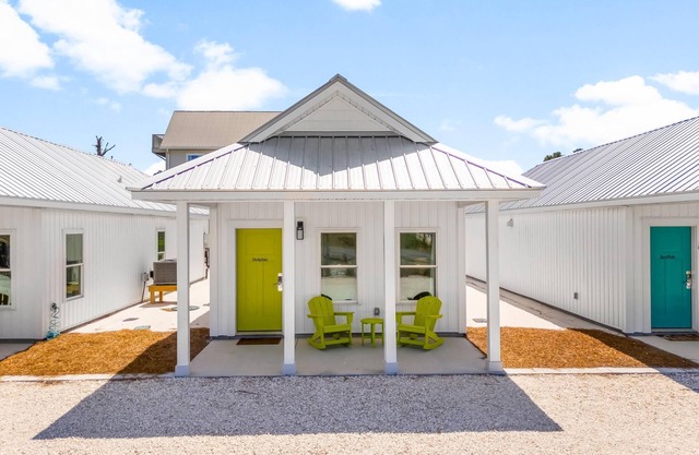 Cape Cottages - Dolphin, Pet Friendly, Pool, Dedicated Beach and Bay Access