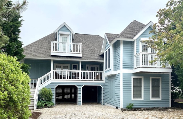 Cape Shores: Lewes Bay beach, pool, fishing pier, tennis/pickleball courts