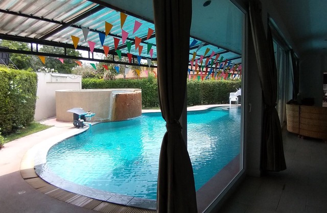 CAPITAL O916 Chill Chill D Pool Villa