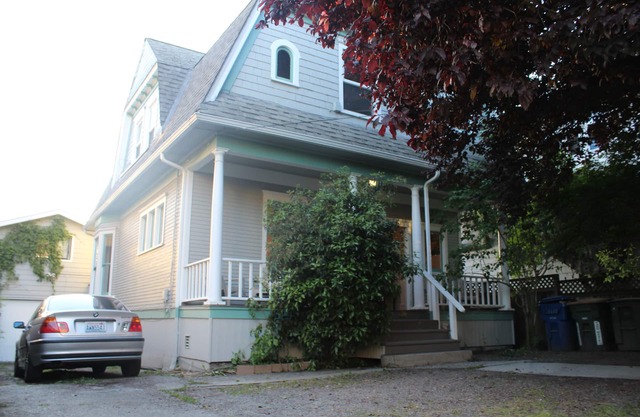 Capitol Hill-Walking Distance to Light Rail, Minutes to Downtown, Seattle Center