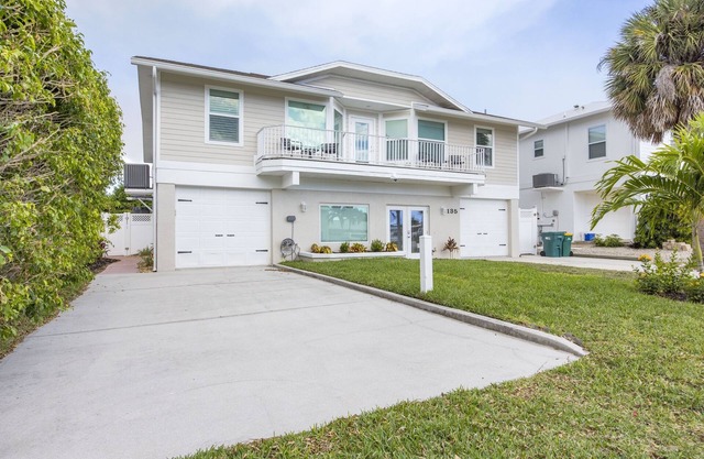 Capri Charm Remodeled Oasis w/Heated Pool-Kayaks