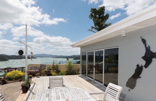 Captain Quarters Opua Holiday 