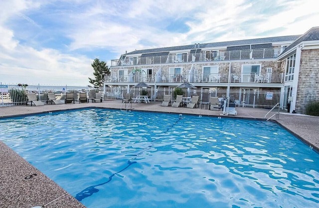 Captain's Quarters Resort Oceanfront suite, beautiful ocean view, swimming pool