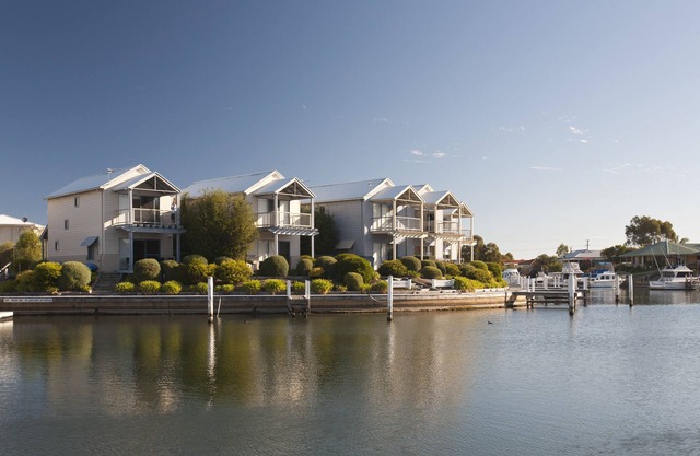 Captains Cove Waterfront Resort