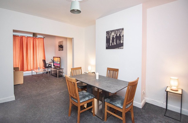 Captivating 3-Bed House in Doncaster
