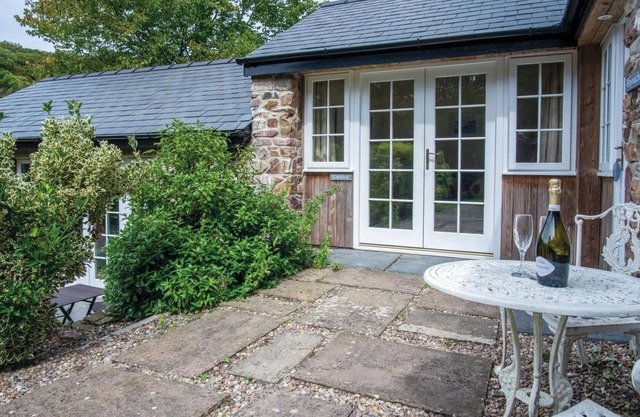 Caradog - 1 Bedroom Studio - St Ishmael's