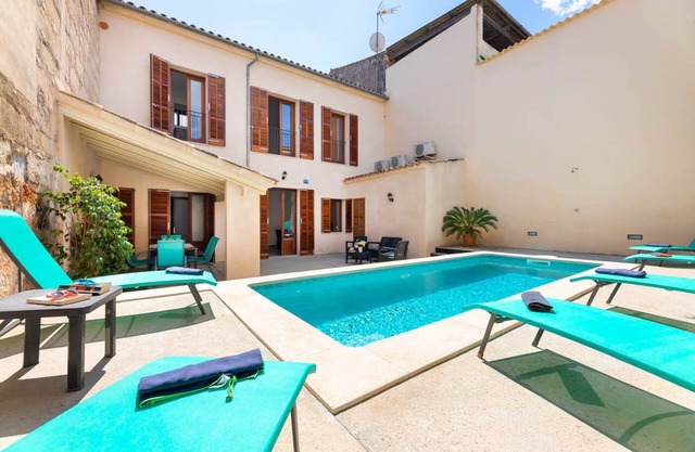 Caragol, 6 pax, private pool, wifi and AACC!