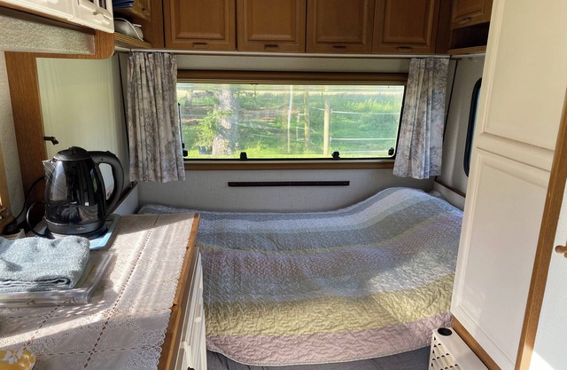 CARAVAN 1 . BED & BREAKFAST . 5 MIN FROM E47 . DOGS WELCOME . MAX 3 persons