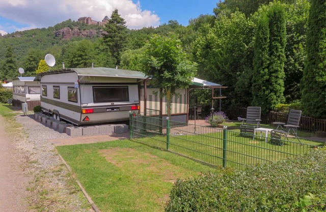Caravan for 4 guests with 26m² in Nideggen (272102)