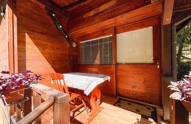 Caravan "Le Sorgenti - Chalet 12" with Mountain View & Private Garden