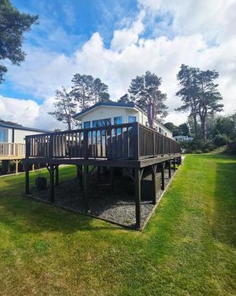 Caravan - Sleeps 4 & Free parking