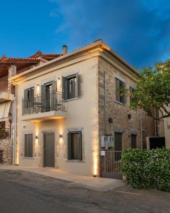 Cardamilia Suites