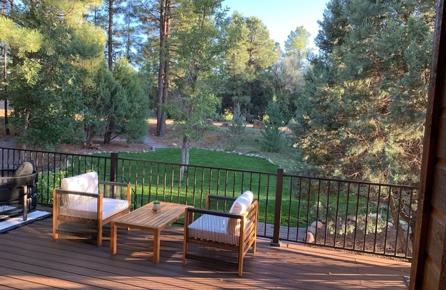 Cardinal Lodge in Torreon - Incredible Outdoor Living - Family Retreat Sleeps 10