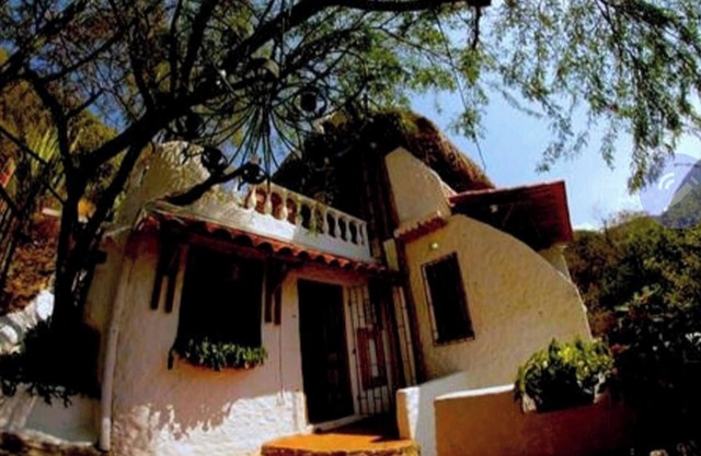 Caribbean house, near the sea