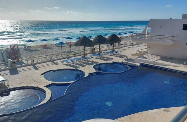 Caribe Beach Vintage Marlin