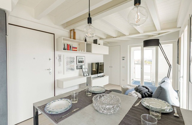 Carlo D'adda, Elegant 1 Br Apartment In Heart Of Navigli By Halldis