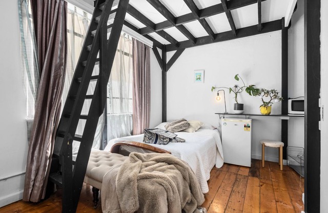 Carlton- loft studios. Guests house. #TaylorSwiftEras #Melbourne