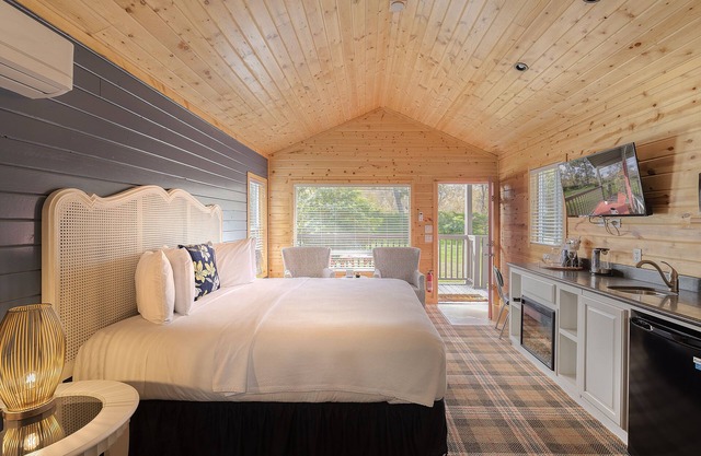 Carmel River Inn & Cottages