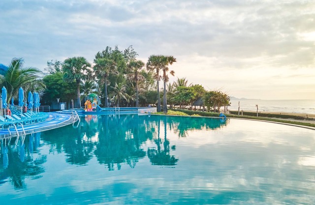 Carmelina Beach Resort