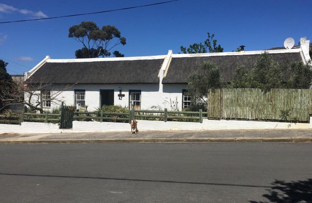 Carneddie Cottage - main