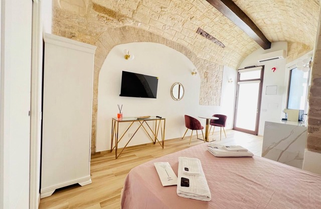 Carola Luxury Room