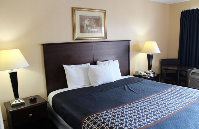 Carom Inn a Travelodge by Wyndham Denham Springs/Baton Rouge