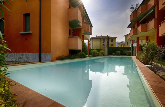Caroni Home, Theater Home - with swimming pool and a near to the center of Salò