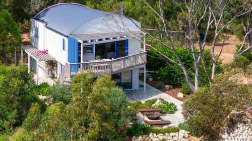 Carpe Mykonos - BRAND NEW HOME - bushland retreat