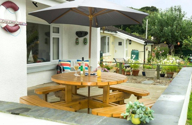Carreg Coetan Cottage, Newport