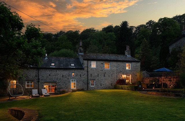 Carrholme Cottage - Rural luxury, sleeps 12 guests in 6 bedrooms