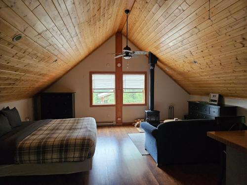 Carriage House - 2 suites- HIKE & REST - EV plug