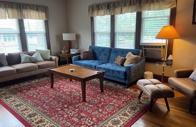 Carriage House:Experience Fall Festivals and Cozy Loft Living!