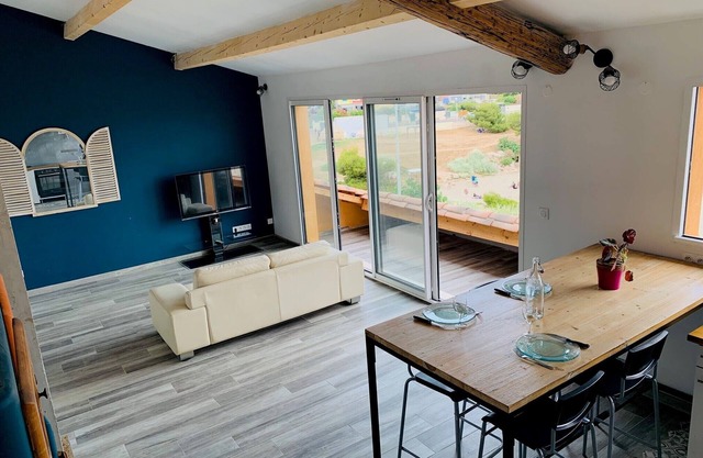 Carro, Appartement Avec Terrasse vue Mer, 2 Chambres