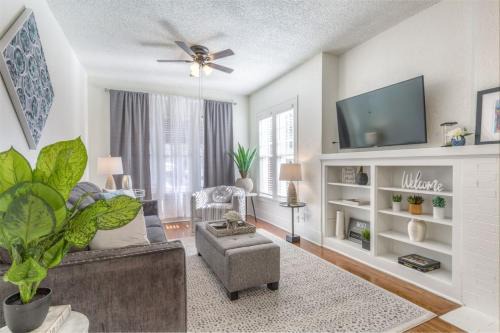Carson Flats Apt 1 - 1BR Near BOK, OSU Med, Dtwn