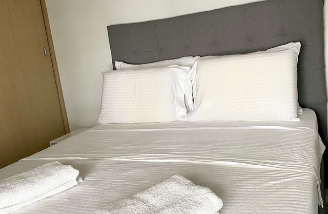 Cartagena lodging near the airport, historic center and 3 blocks from the beach.