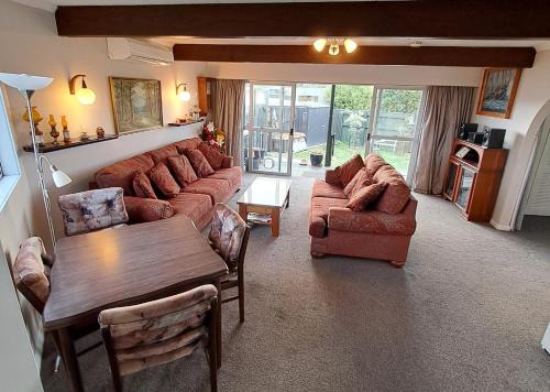 Carter's Cottage - Blenheim Holiday Home